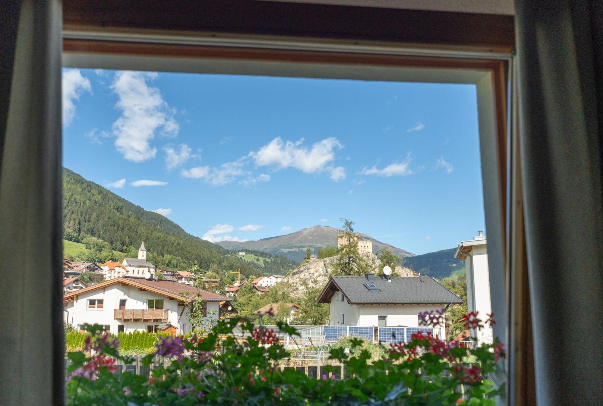 Apart Burgpanorama Appartement Ladis Buitenkant foto