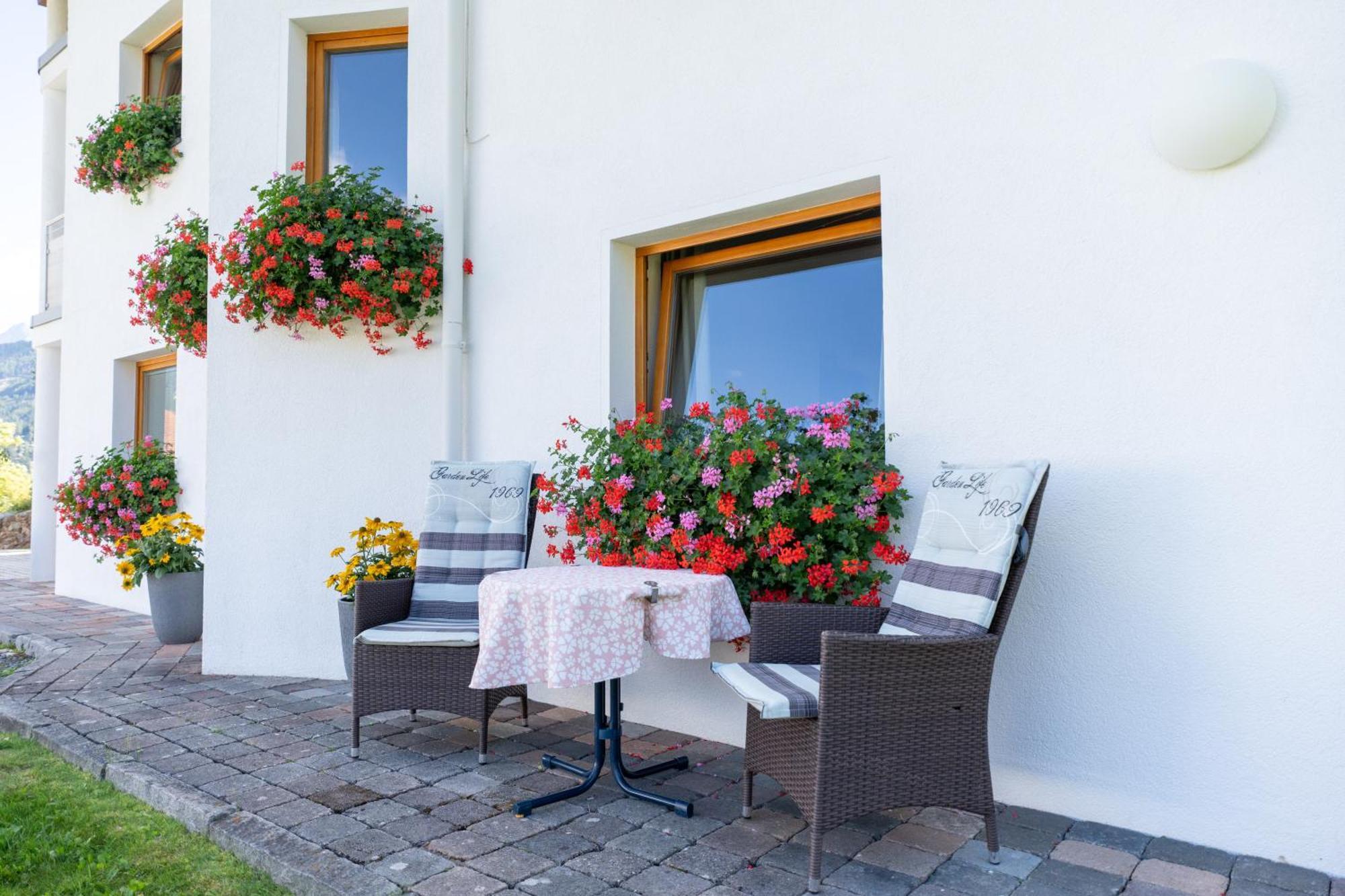 Apart Burgpanorama Appartement Ladis Buitenkant foto