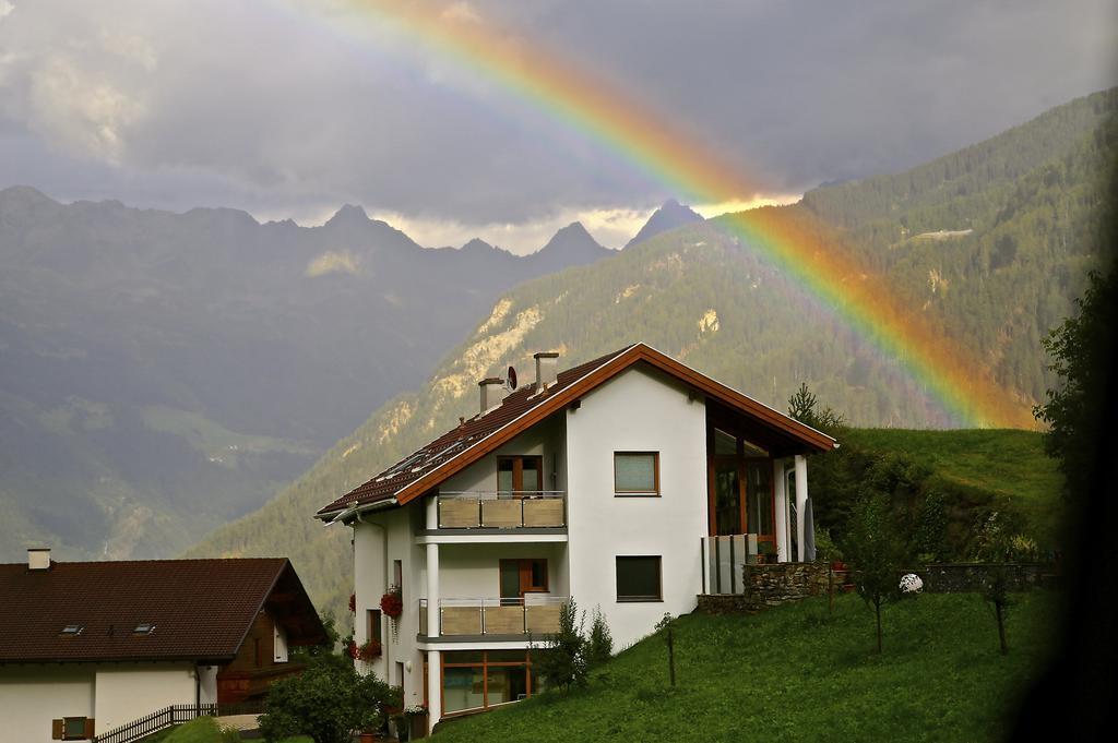 Apart Burgpanorama Appartement Ladis Buitenkant foto